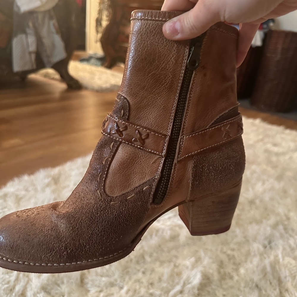 Bed Stu Sz 9